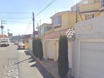 VENDO CASA CON JARDIN PRIVADO EN CASA BLANCA