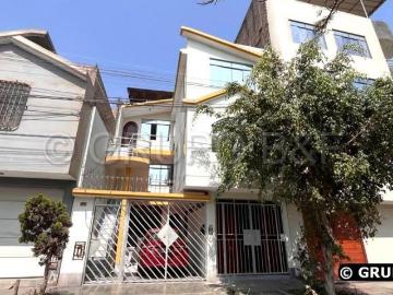REMATO! OPORTUNIDAD PARA VIVIR E INVERSIÓN! Casa más 3 mini depas!