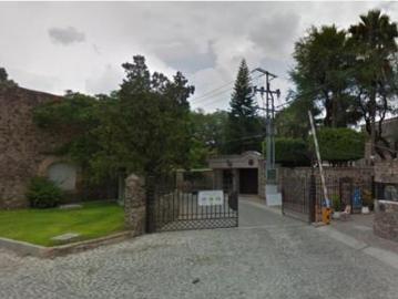 Remate Bancario Casa en Puerta de Piedra | 300 m² Terreno | 3 Recámaras | Debajo de Valor Comercial