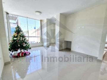 REMATE DE CASA EN URBANIZACIÓN LA ARBOLEDA AL FRENTE DE LA UNIVERSIDAD SIPÁN