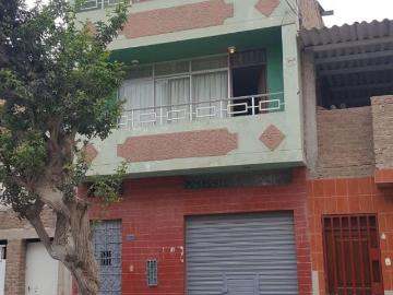 REMATE DE CASA MUY CERCA AL MERCADO MOSHOQUEQUE CHICLAYO