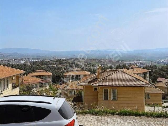 Remax' Ten Türkoğlu Merkezi Konumda Satlık 2katlı Müstakil Villa