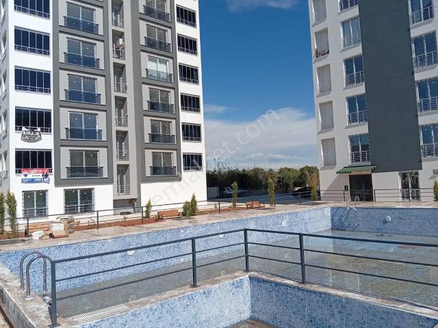 Remax Toros'tan Çeşmeli'de Havuzlu Site İçerisinde Satılık 3+1