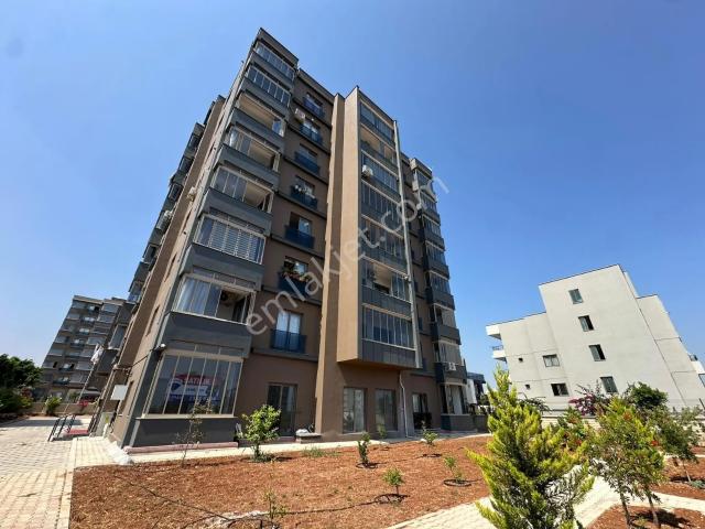 Remax Toros'tan Eski Mezitli'de Geniş Oturumlu Sıfır 1+1