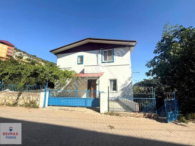 Remax Toros'tan Kepirli'de Dağ Ve Orman Manzaralı 4+2 Villa