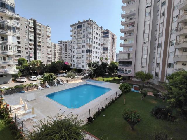 Remax Toros'tan Mezitli Menderes Mahallesinde Satılık Ferah 3+1
