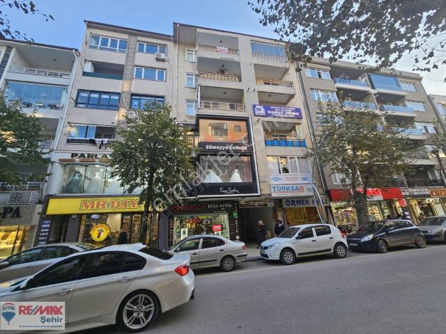 Remax Yalova İstanbul Cad Üzerinde Satılık 3+1