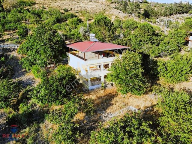 Remax Yeni' Den Ayaklıcaoluk Ana Cadde 3 Katlı Villa