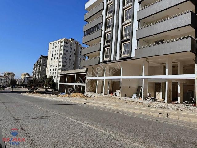 Remax Yeni 'den Muhteşem Konumlu İşyeri