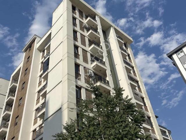Remax Yeni'den Harika Konumlu Satılık Eşyalı Balkonlu 1+1 Daire