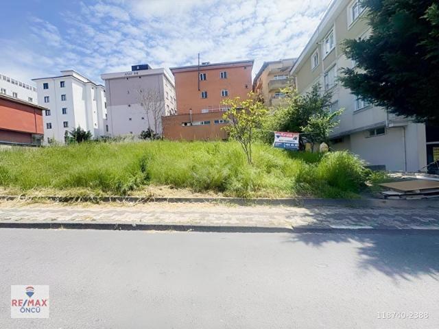 Remax Yukarı Dudullu mh Kiralık 450m Arsa