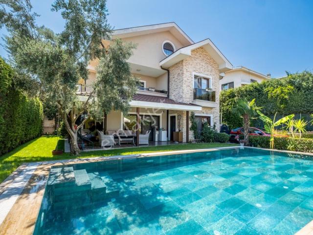 Remax Advantage 19 Mayıs'ta Müstakıl Bahçeli Ve Havuzlu Vılla