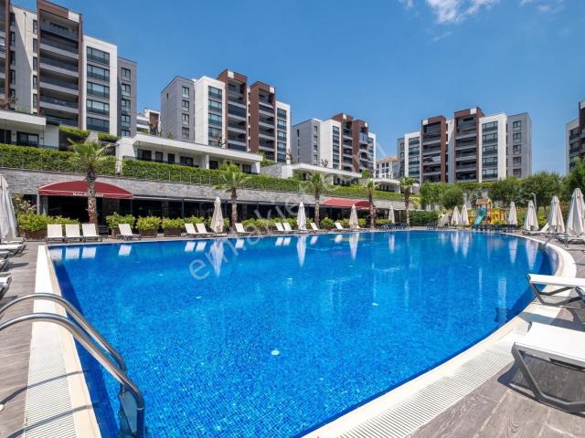 Remax Advantage Arzu Aksaray Balat Incıde Bahçe Kullanımlı 3+1