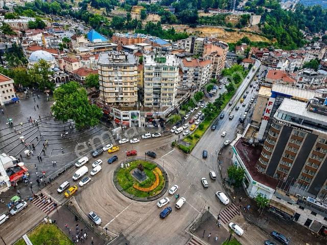 Remax Advantage Şehrin Merkezinde Satılık 2+1 Fırsat Daire