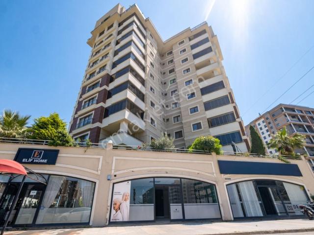 Remax Advantage'dan 23 Nısan'da 185m' Dükkan