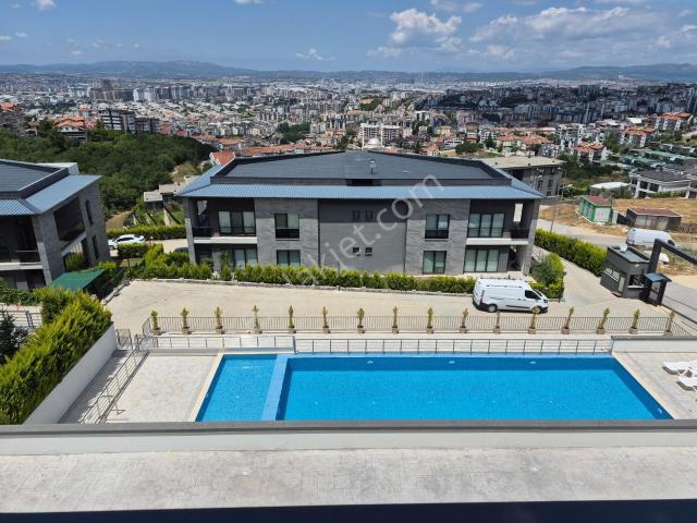 Remax Advantage'den Kiralık Gümüştepe'de 4.5+1 Lüks Daire