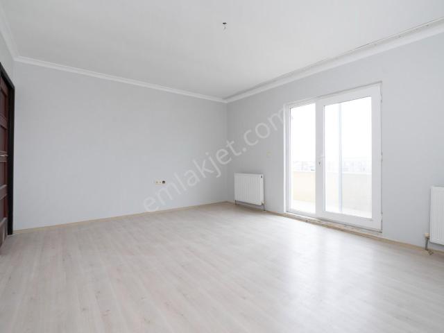 Remax Advantange akçalar'da Site İçi Kat Mülkiyetli Geniş 4+1