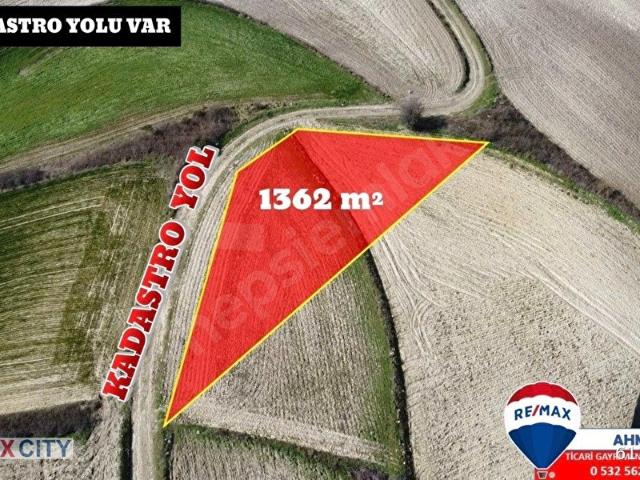 Remax Ahmet'ten SATILIK 1.362 m2 TARLA ARNAVUTKÖYYASSIÖREN MH