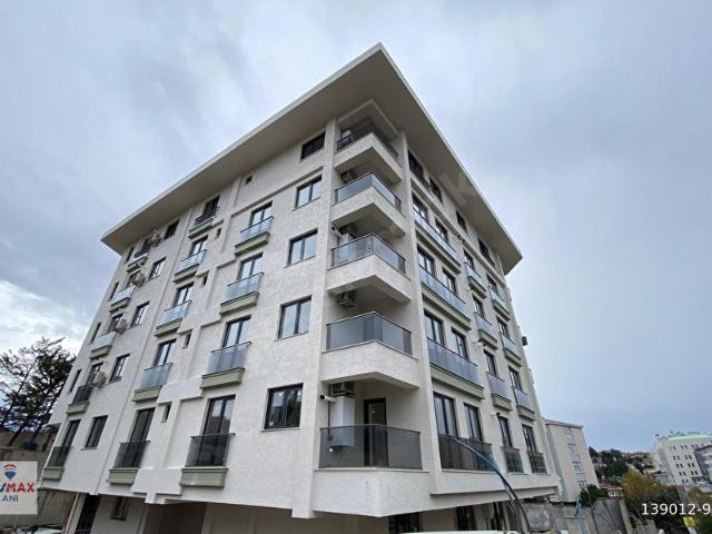 Remax Anı 'Dan Üsküdar Bahçelievler 'De Geniş Kiralık 1+1 Daire