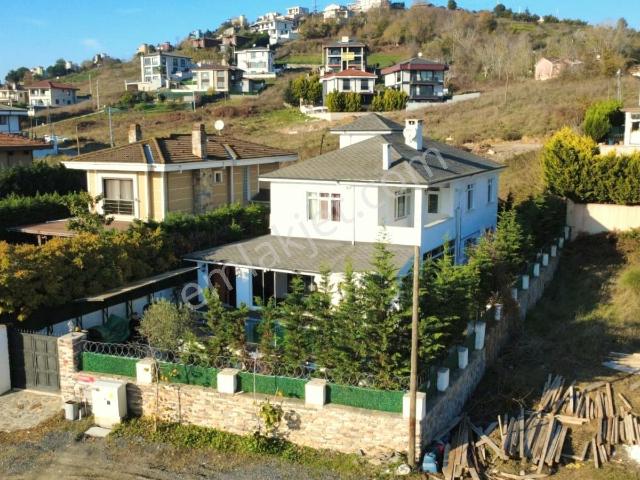 Re/max Anka'dan Çayırlar Caddesi'nde Bakımlı Villa