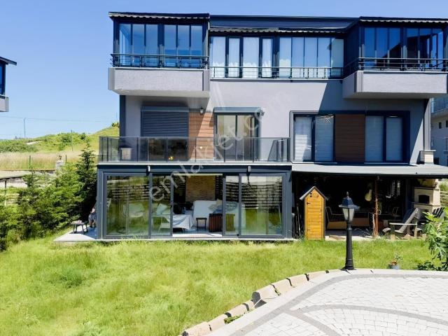 Remax Anka'dan Colorist Sitesinde Satılık 3+1 Bahçedubleks Daire