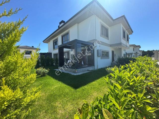 Remax Anka'dan Havuzlu Butik Site İçerisinde Satılık Villa