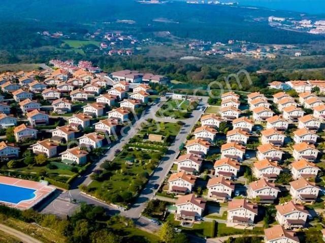 Remax Anka'dan Salkım Sitesi 4+1 Müstakil Bahçeli Satılık Villa