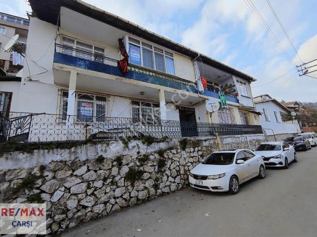 Remax Çarşı'dan Gültepede 3+1 Eşyalı Kiralık Daire