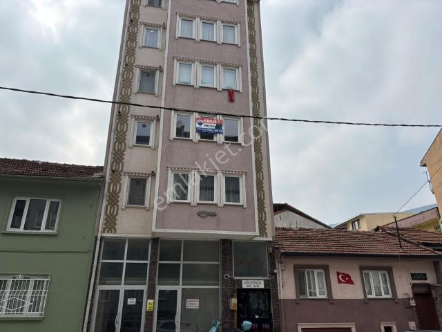 Remax Area'dan Ortapazar Caddesi Üstünde 2+1 Satılık Daire