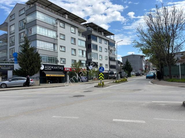 Remax Areadan Üçevlerde Kiracılı Fırsat Satılık Dükkan