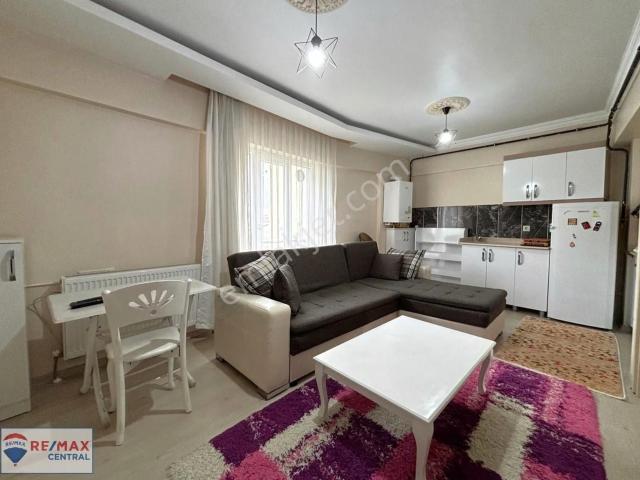 Remax Central'dan Mevlana Mah'de Satılık Arakat Eşyalı 1+1 Daire