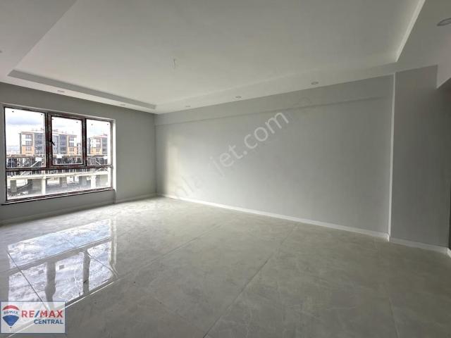 Re/max Central'dan Eğriköprü C.üniv.'de 2+1 Lüks Satılık Daire