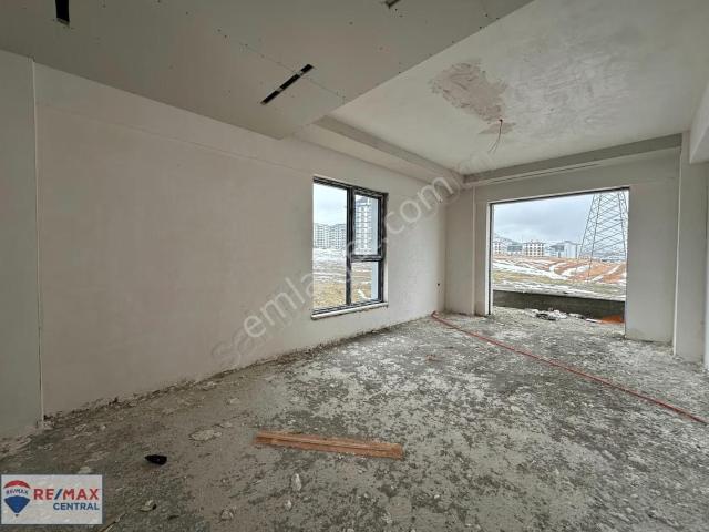 Re/max Central'dan Eğriköprü Mah.'de Site ultra Lüks arakat 3+1