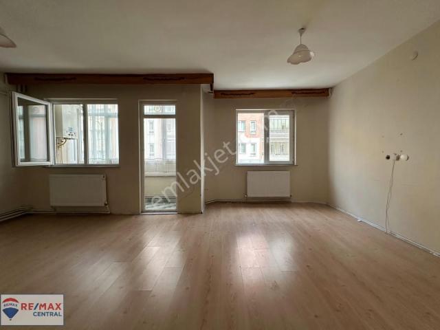 Re/max Central'dan Ece Mah.'de 2+1 Asansörlü Kiralık Daire