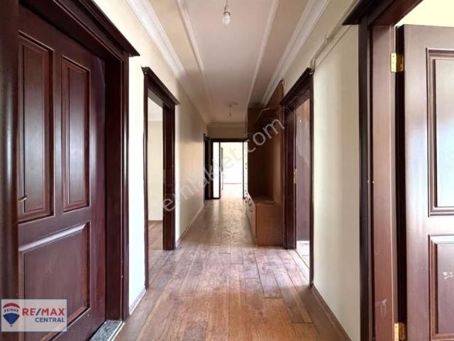 Remax Central'dan İstasyon Caddesinde Kiralık 3+1 Daire