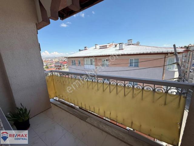 Re/max Central'dan Sivas Lisesi Civarında 3+1 Satılık Daire