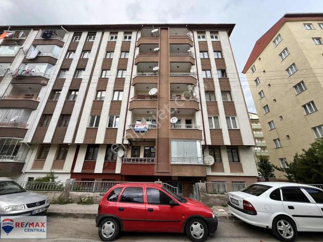 Remax Centralden Mehmet Akifte Kiralık 3+1 Güney Cephe