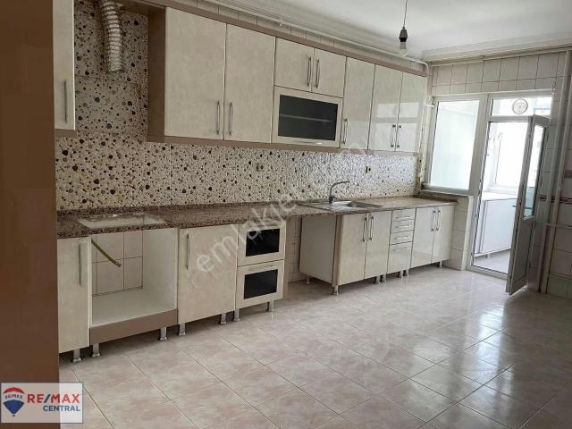 Remax Centralden Pulur'da Kaptanlarda Kiralık 3+1