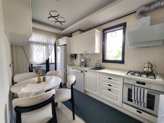 Remax Damla Gür'den Nişantaşı Caddesine Yakın Kiralık 3+1 Daire