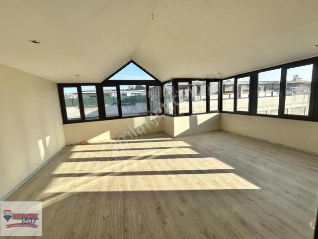 Remax Dan Yalova Merkezde 5+1 Eşsiz Dublex Daire