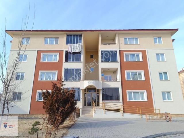 Remax Dem Den Taksim Tokide Önü Açık Satılık Ara Kat 3+1 Daire