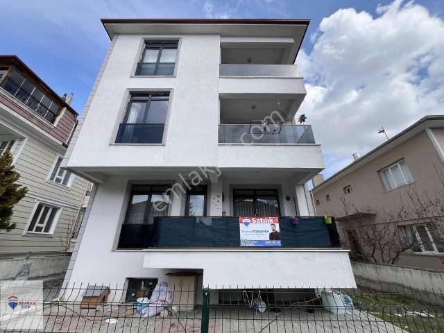 Remax Dem/den Bahçeli Evlerde Satılık 3+1 Lüx 150 M2 Daire