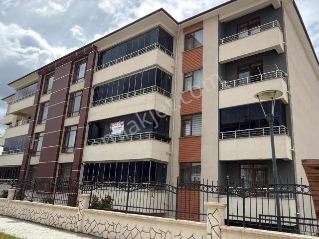 Remax Dem'den Demirkent'te Lüks 3,5+1 170m2 Satılık Daire