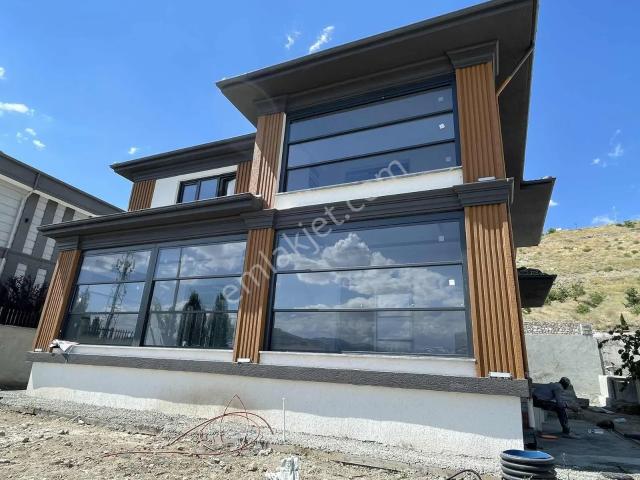Remax Dem'den Esentepe'de Ultra Lüks Satılık Villa
