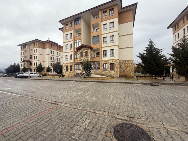 Remax Dem'den Kavakyolu Toki Kontlarında Satılık Daire