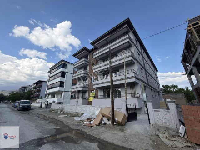 Remax Dem'den Hocabey Mah Yeni Hastane Yakını Eşyalı2+0 Kiralık