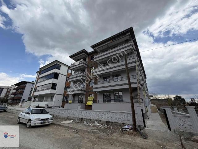 Remax Dem'den Hocabey Mah Yeni Hastane Yakını 2+0 Kiralık Daire