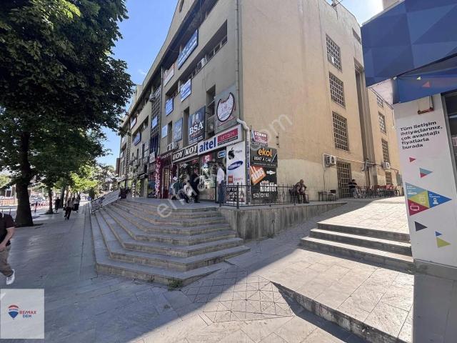 Remax Dem'den Selimoğlu İş Merkezinde Satılık Ofis