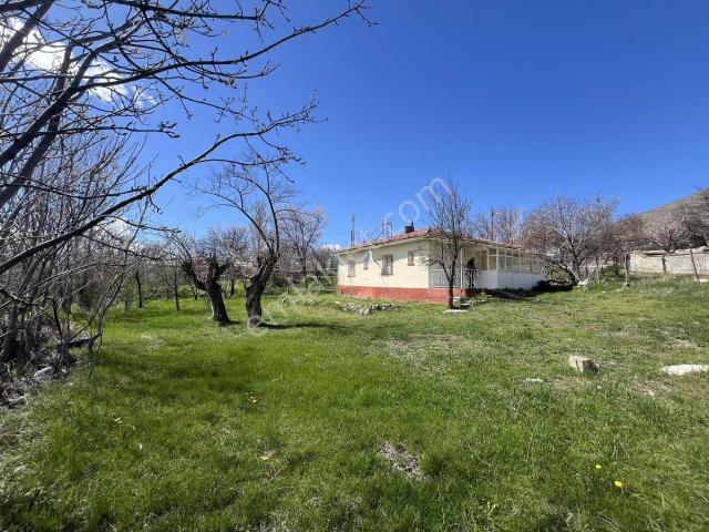 Remax Dem'den Yalnızbağ Mahallesinde Kiralık Bahçeli Müstakil Ev