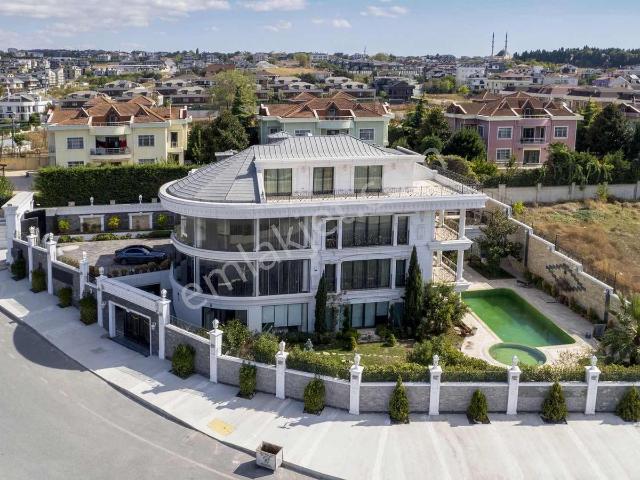 Remax Den Beylikdüzünde Eşsiz Ultra Lüx Satılık 8+2 Malikane